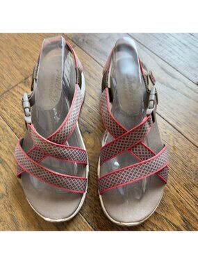 Skechers Yoga Foam Women’s Open Toe Lightweight Arch Support Sandals Size 7